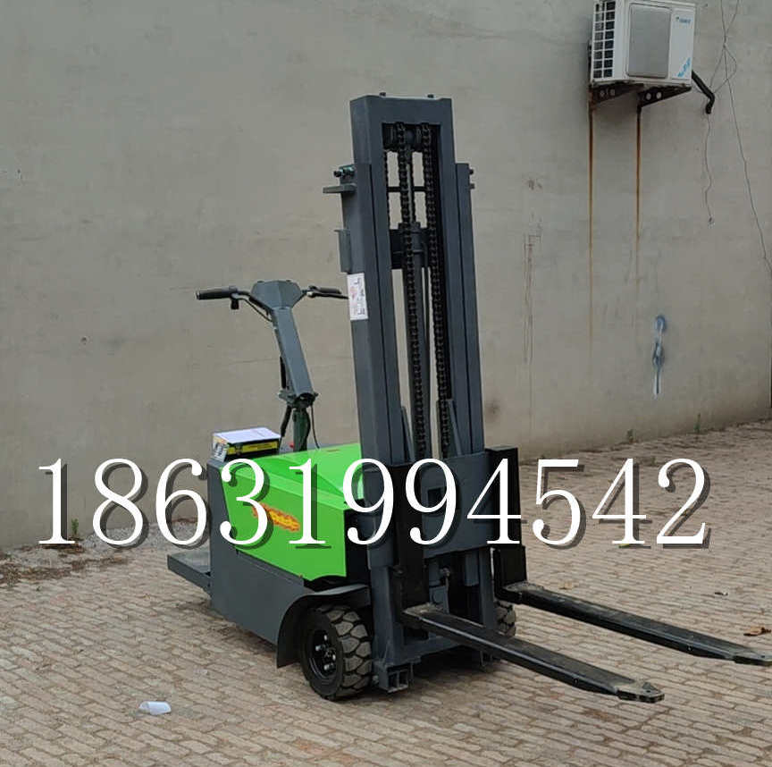 玉林市优程全电动叉车插腿式堆高车液压装卸车1.5吨升高小型站驾式铲车